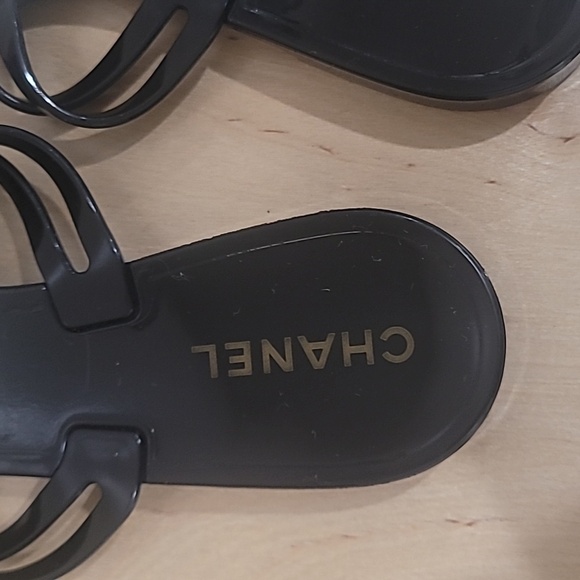 CHANEL Black Sandal Thong with White Camellia